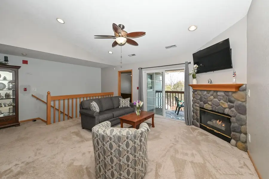 200 W Aspen COURT #8, Oak Creek, WI 53154 - #2