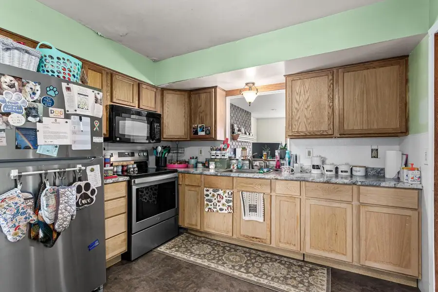 11217 W Mallory AVENUE, Hales Corners, WI 53130 - #3