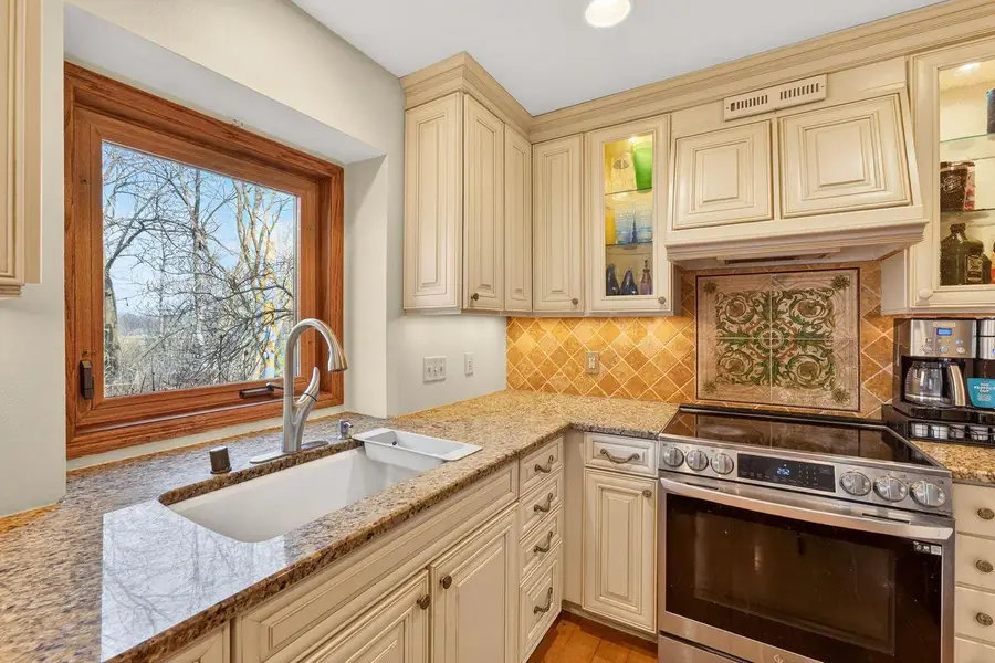 N68W14724 Prudence DRIVE, Menomonee Falls, WI 53051 - #2