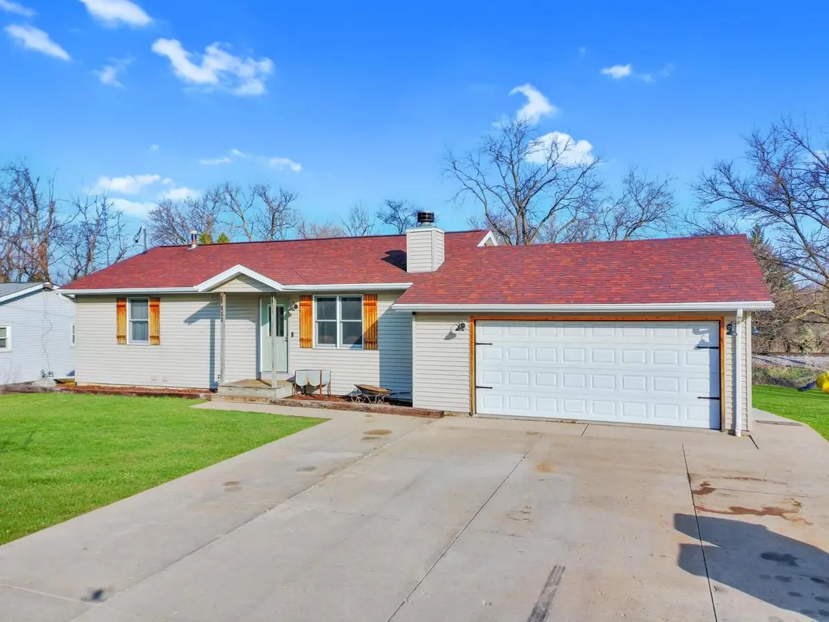 232 W Fremont STREET, Darien, WI 53114 - #1