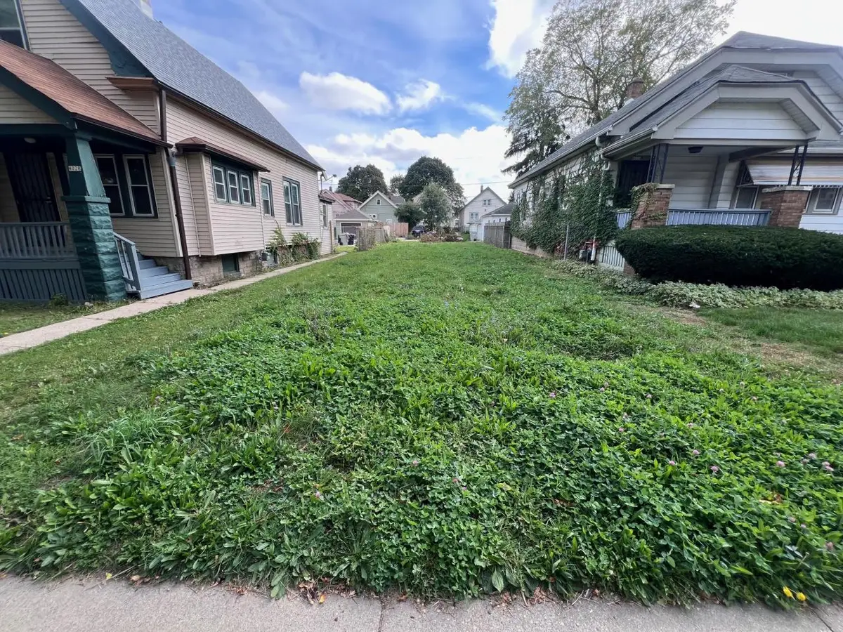 4024 N 19TH STREET, Milwaukee, WI 53209 - #1