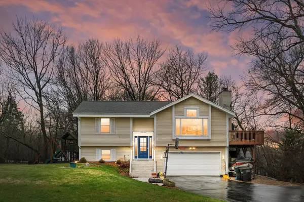 W299S10917 Valley Ridge DRIVE, Mukwonago, WI 53149