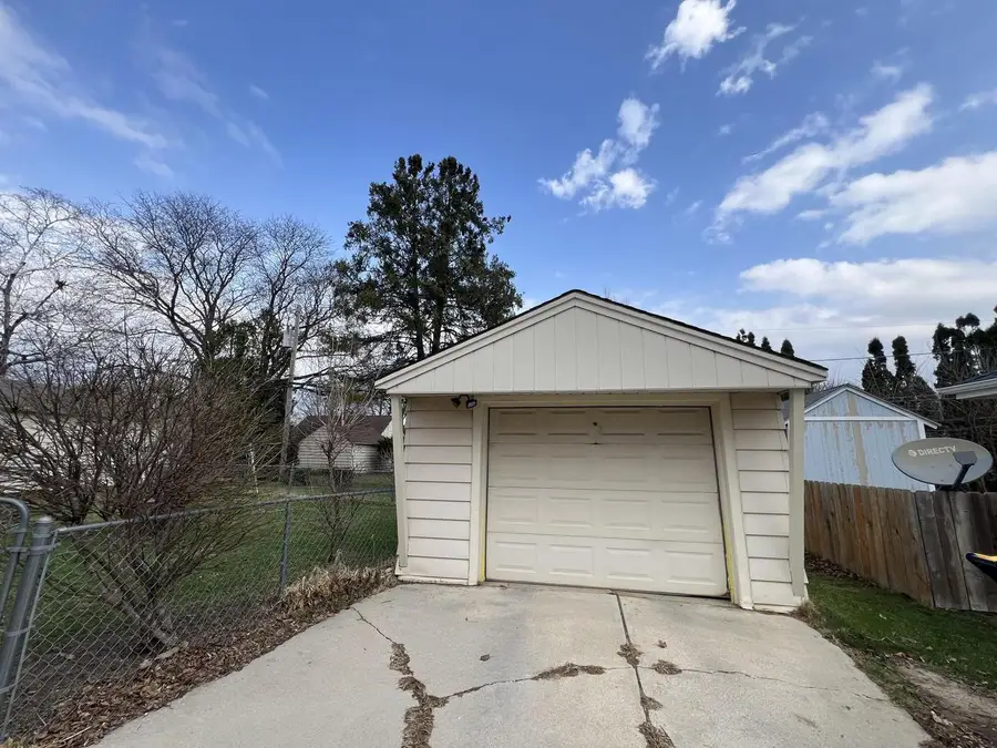 7822 W Oklahoma AVENUE, West Allis, WI 53219 - #3