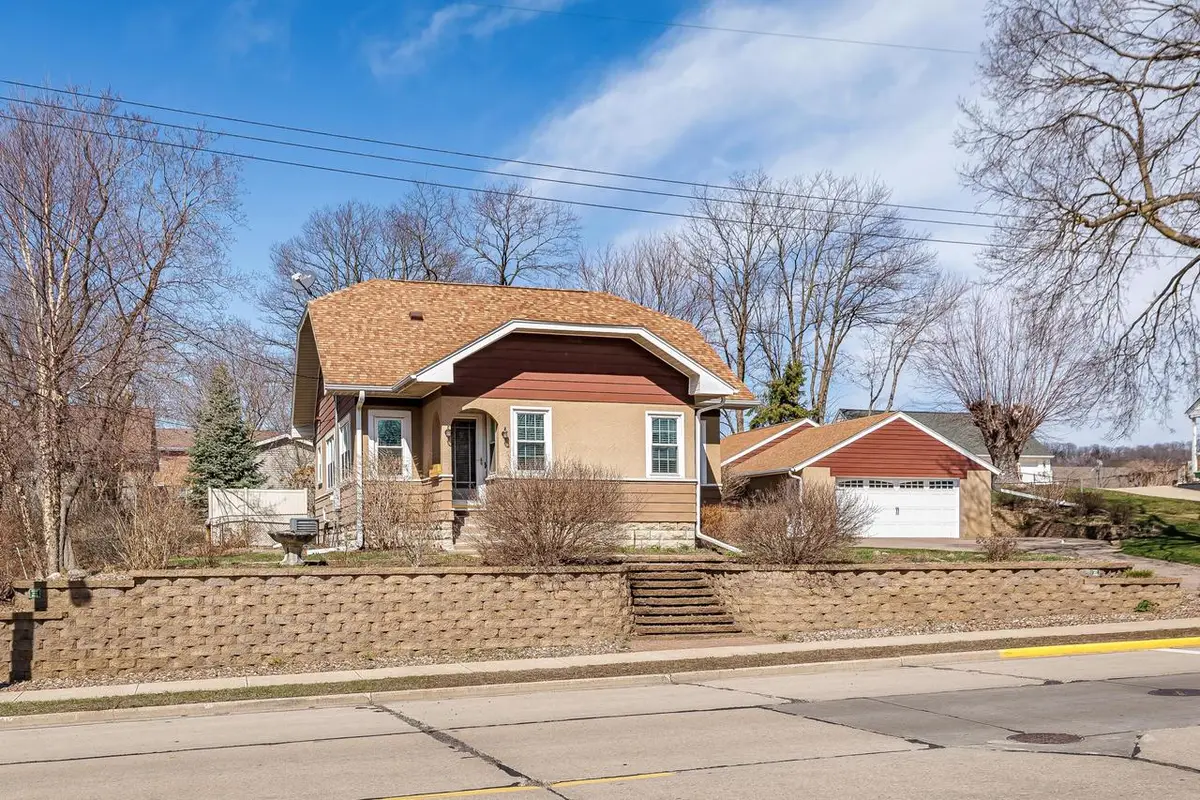 1011 Main STREET, Onalaska, WI 54650 - #1