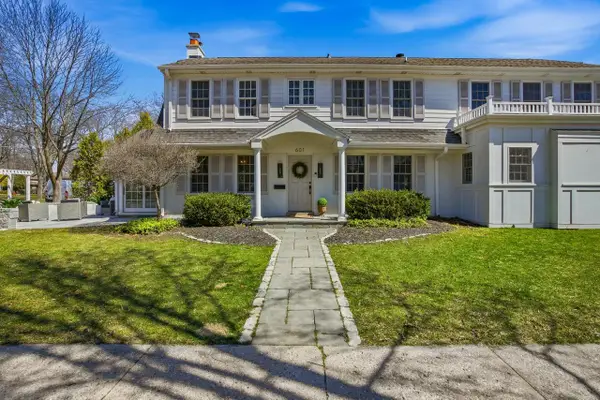 601 E Lexington BOULEVARD, Whitefish Bay, WI 53217