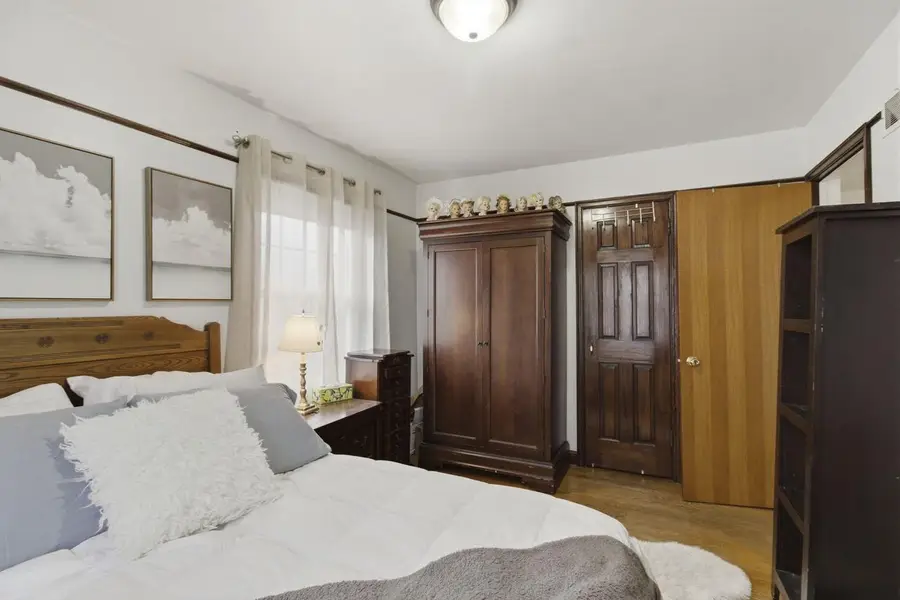 6711 W Howard AVENUE, Milwaukee, WI 53220 - #3