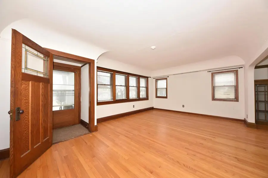 6633 W Lloyd STREET #35, Wauwatosa, WI 53213 - #3