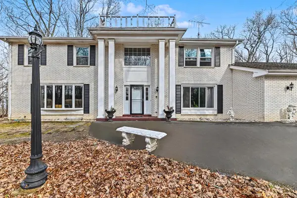 W267S7535 Olympia COURT N, Waukesha, WI 53189