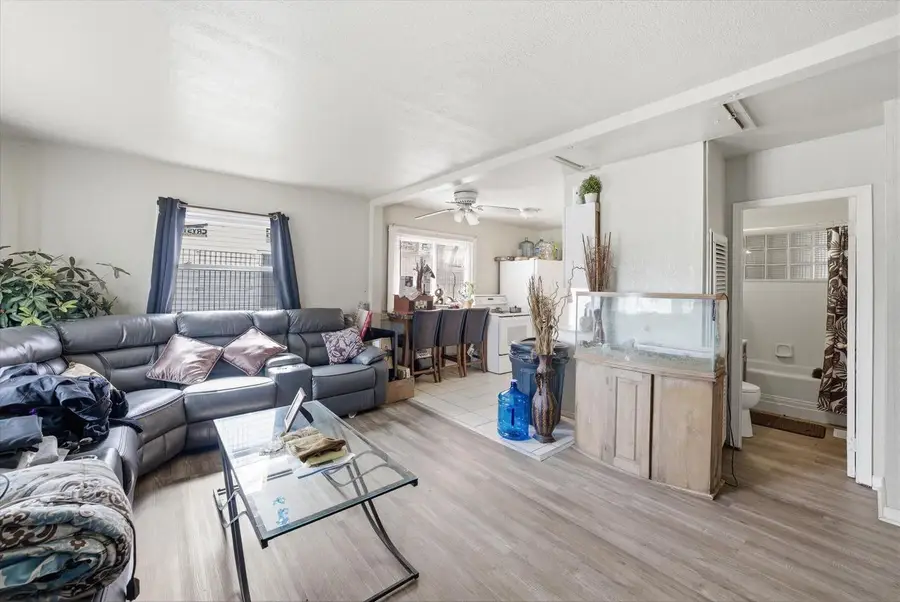 5817 N Teutonia AVENUE, Milwaukee, WI 53209 - #2