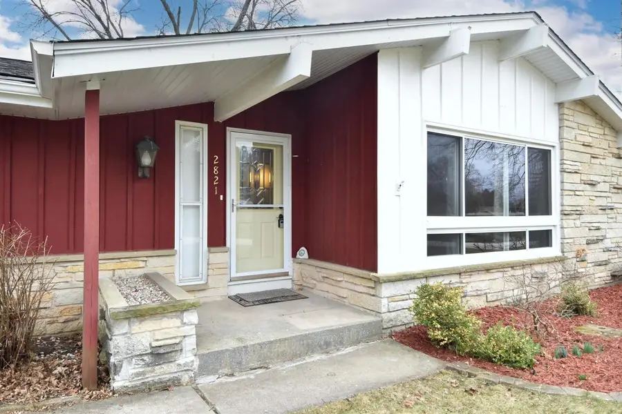 2821 Chancery LANE, Waukesha, WI 53188 - #3