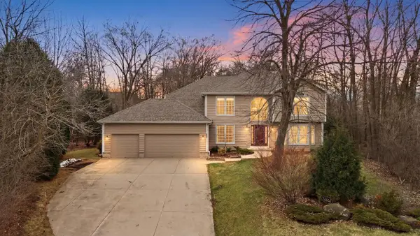 12685 W Barbary COURT, New Berlin, WI 53151