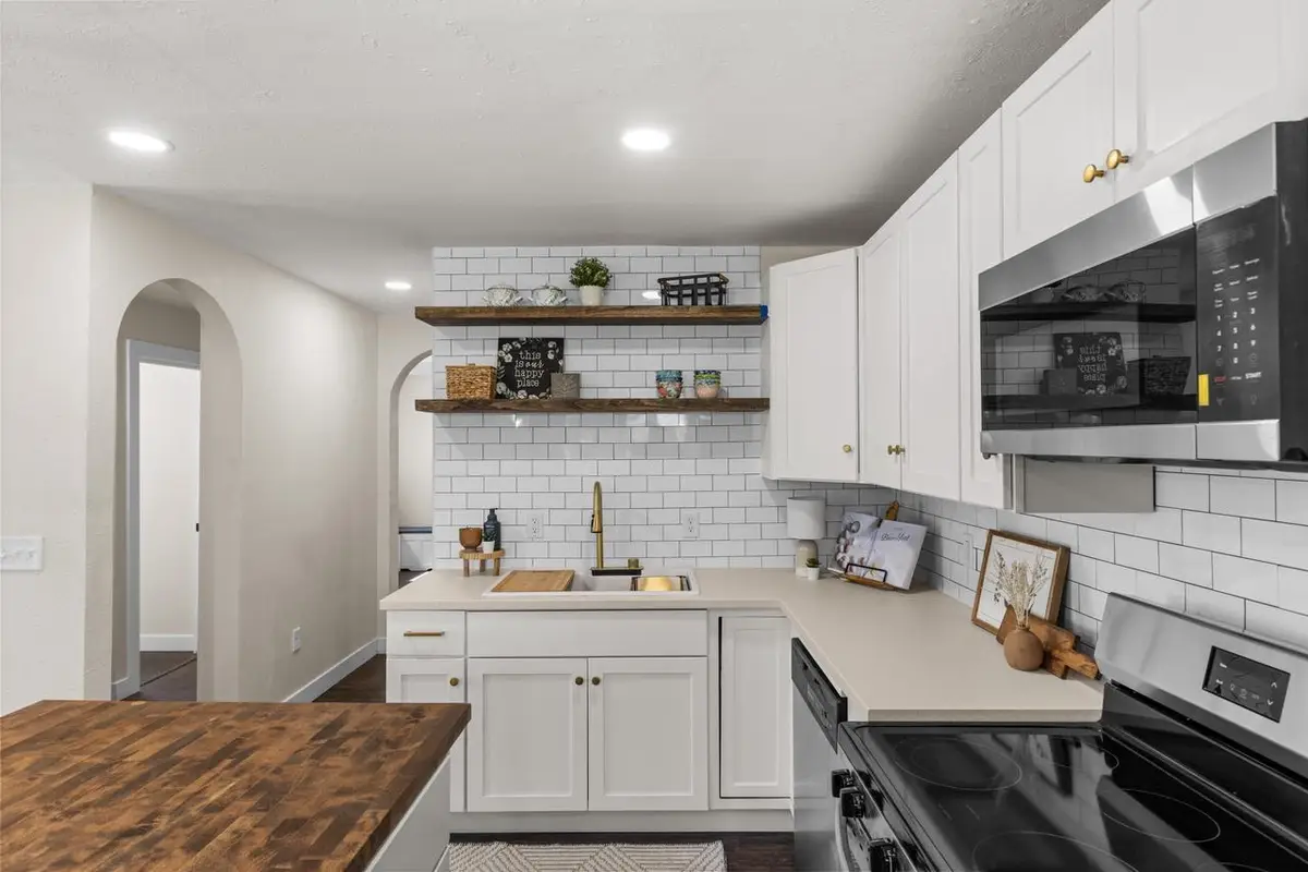 1502 Grant STREET, Beloit, WI 53511 - #1