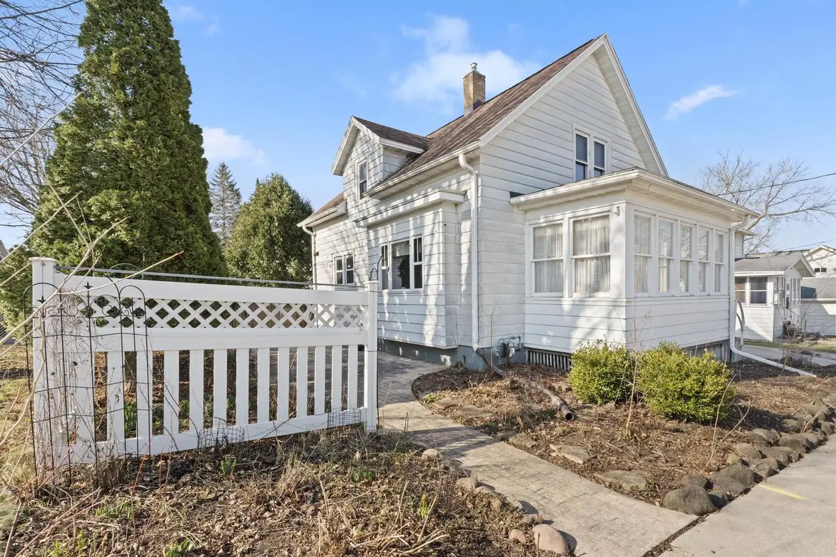 1009 Wisconsin STREET, Watertown, WI 53094 - #1