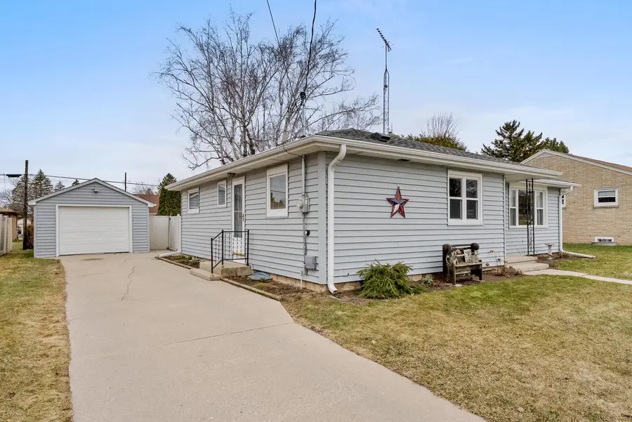 1318 S 24th STREET, Manitowoc, WI 54220 - #3