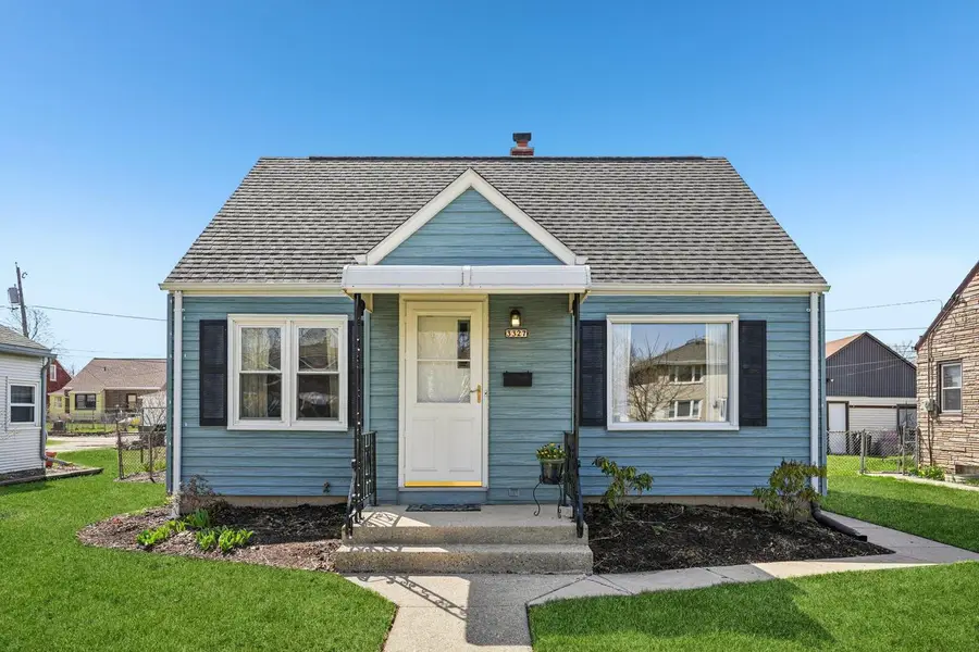 3327 E Bottsford AVENUE, Cudahy, WI 53110 - #3