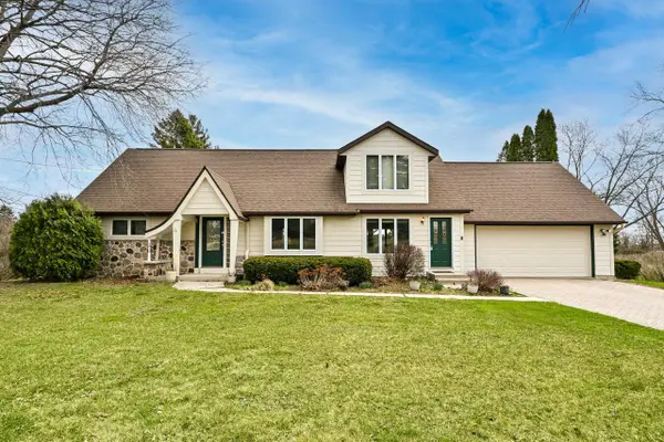 1220 Scenic ROAD, Hubertus, WI 53033