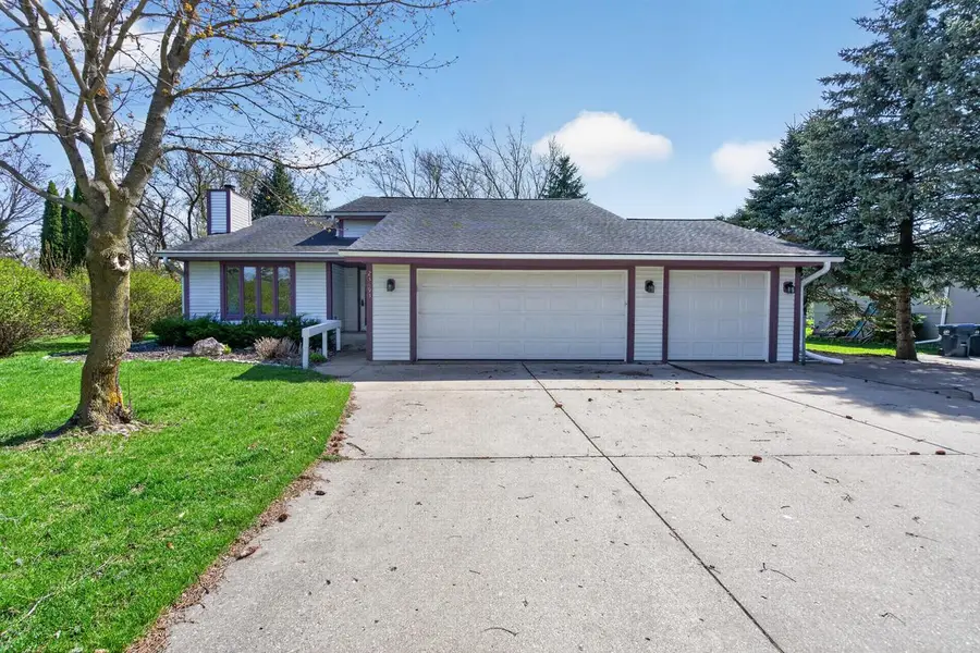 N61W23893 Sumac LANE, Sussex, WI 53089 - #2