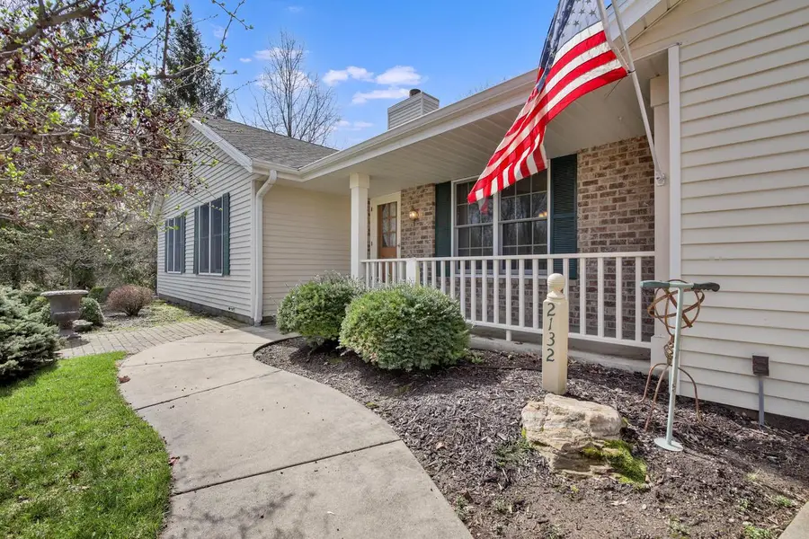 2132 Penhurst WAY, Waukesha, WI 53186 - #2