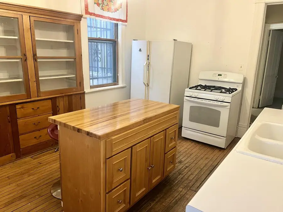 1682-1684 N Cass STREET, Milwaukee, WI 53202 - #2