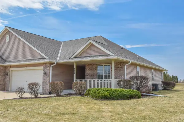 309 La Roche LANE, Belgium, WI 53004