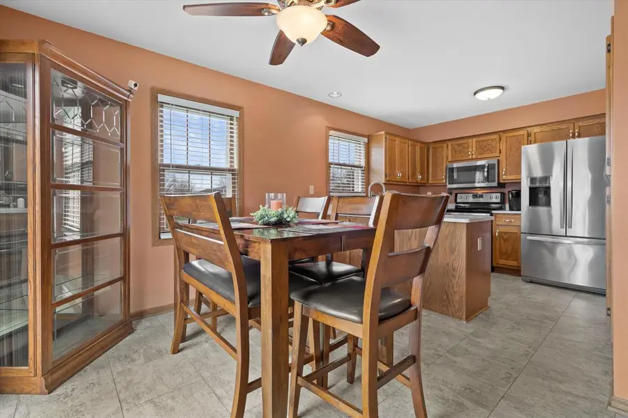 1248 River Park CIRCLE #E, Mukwonago, WI 53149 - #2