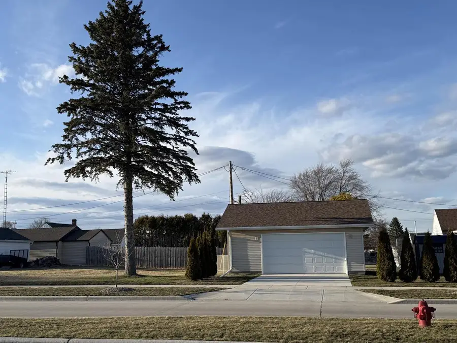 604 Reed AVENUE, Manitowoc, WI 54220 - #3