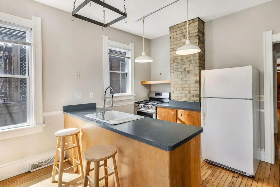 1566 N Warren AVENUE #1568, Milwaukee, WI 53202 - #2