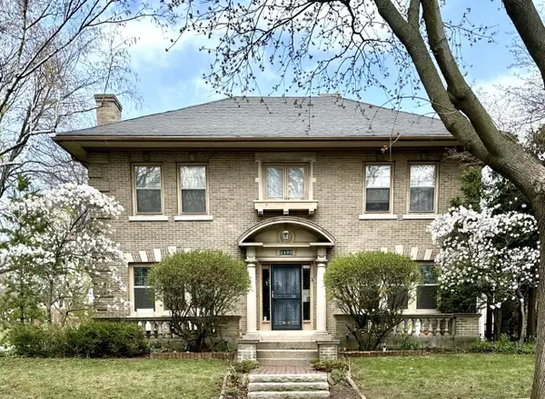 2400 E Newton AVENUE, Shorewood, WI 53211