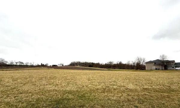 N920 WINDS WAY #Lt51, Oconomowoc, WI 53066