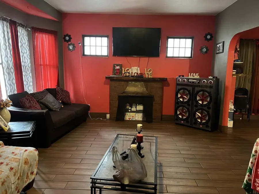 941 S 35th STREET, Milwaukee, WI 53215 - #3