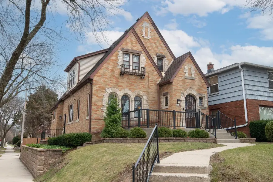 3290 N 44th STREET, Milwaukee, WI 53216 - #2