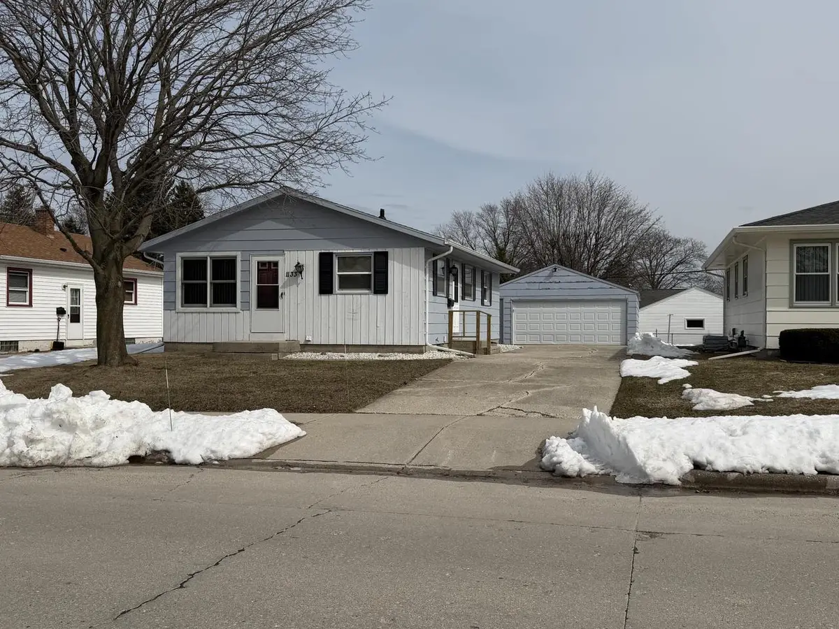 1133 S 36th STREET, Manitowoc, WI 54220 - #1