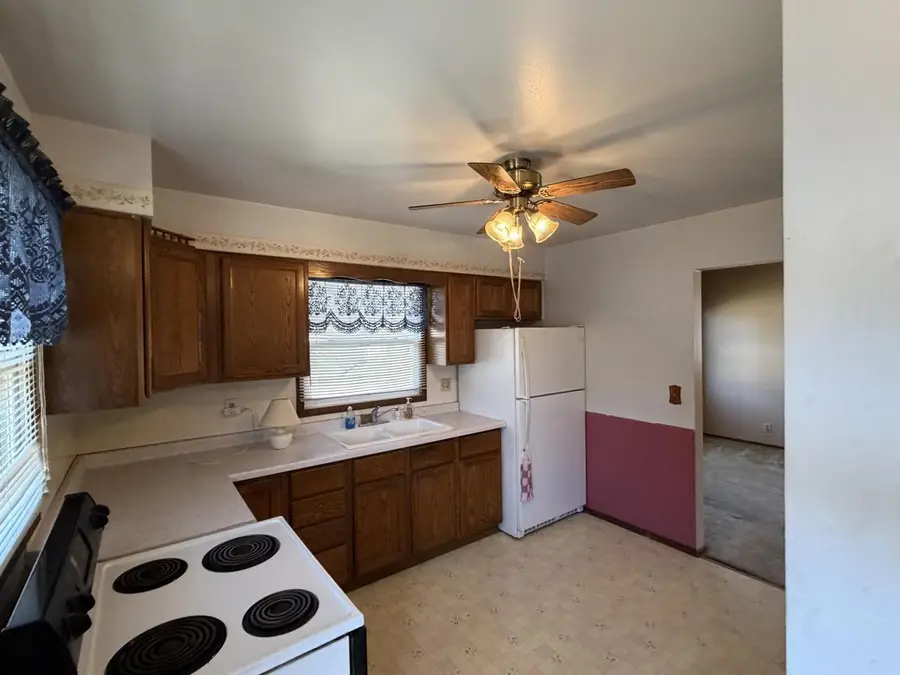 1133 S 36th STREET, Manitowoc, WI 54220 - #3