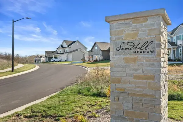 N54W19469 BROADWING PLACE #Lt9, Menomonee Falls, WI 53051