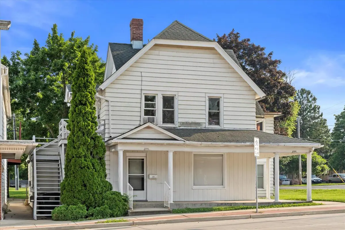 229 W Main STREET, Waterford, WI 53185 - #1
