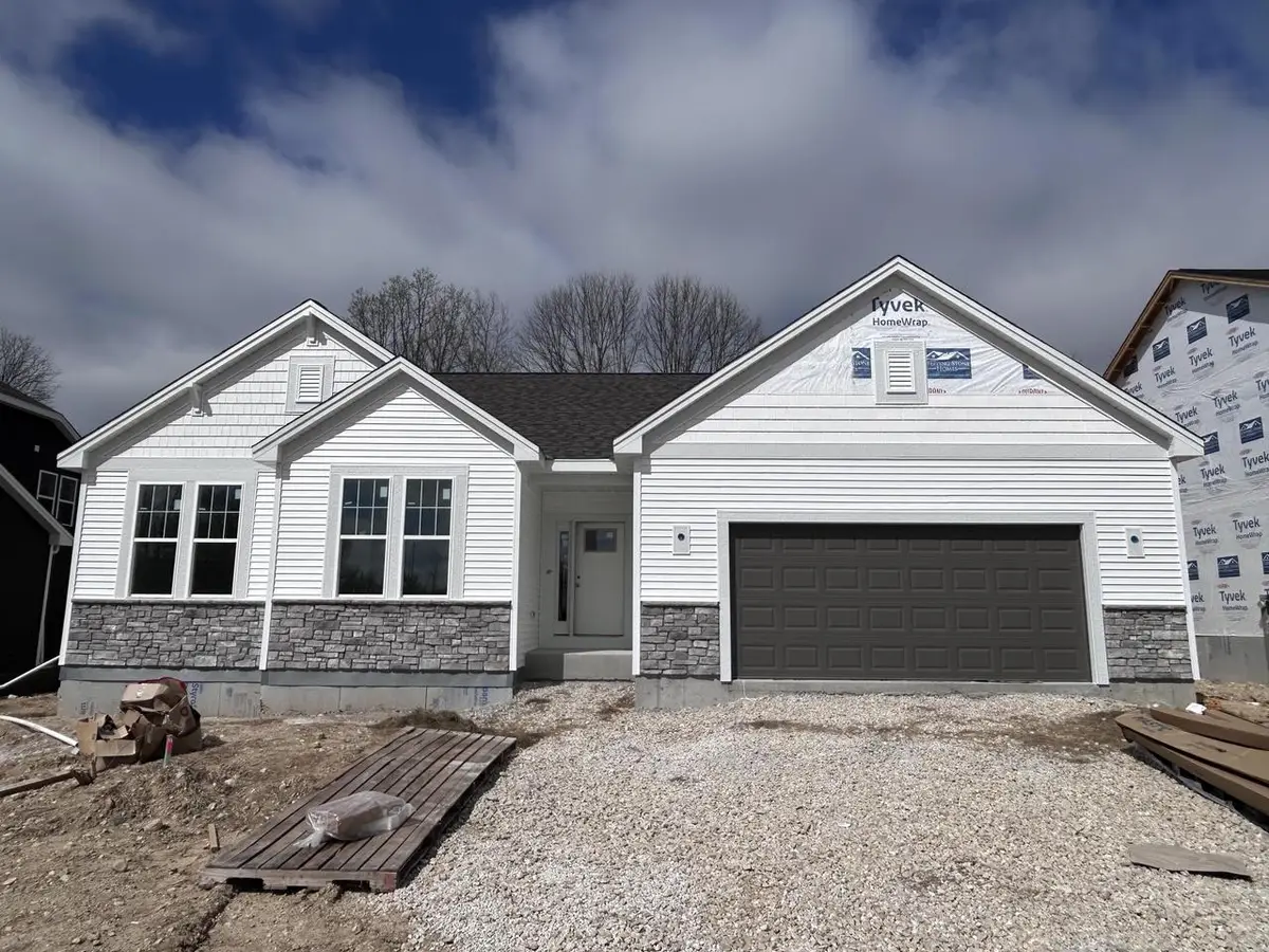 1121 Mt Vernon DRIVE, Hartford, WI 53027 - #1