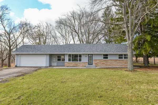 10905 W Oakwood DRIVE, Franklin, WI 53132
