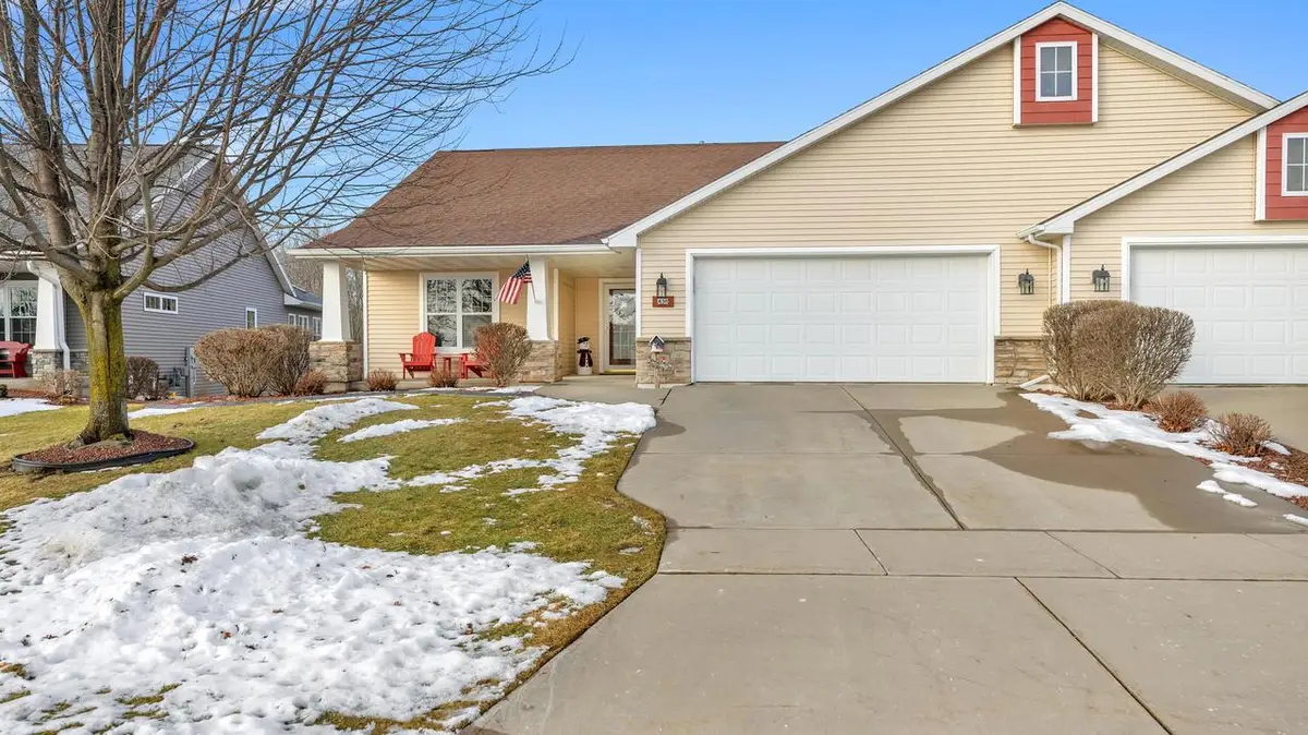 436 MapleLeaf COURT, Manitowoc, WI 54220 - #1