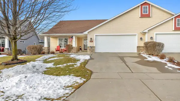 436 Maple Leaf COURT, Manitowoc, WI 54220