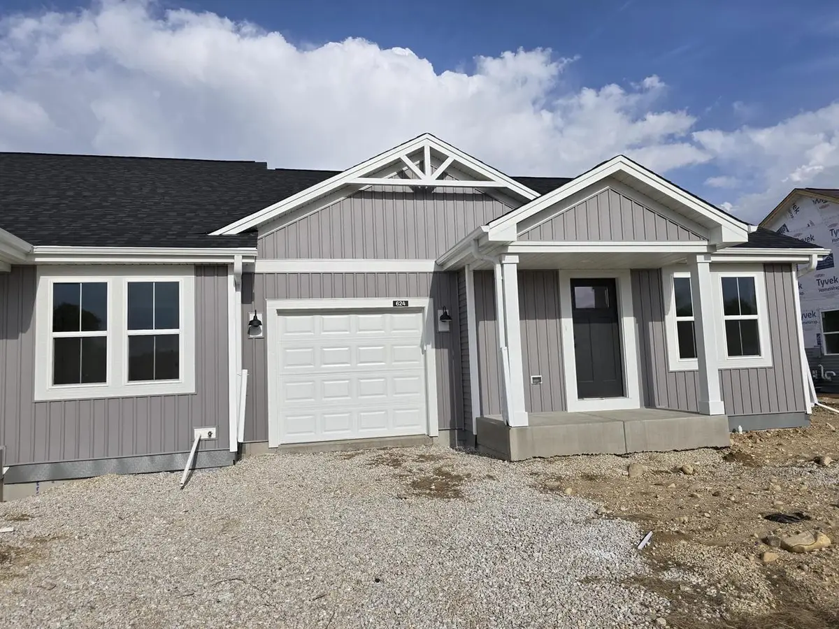 624 Harvest LANE, Hartford, WI 53027 - #1
