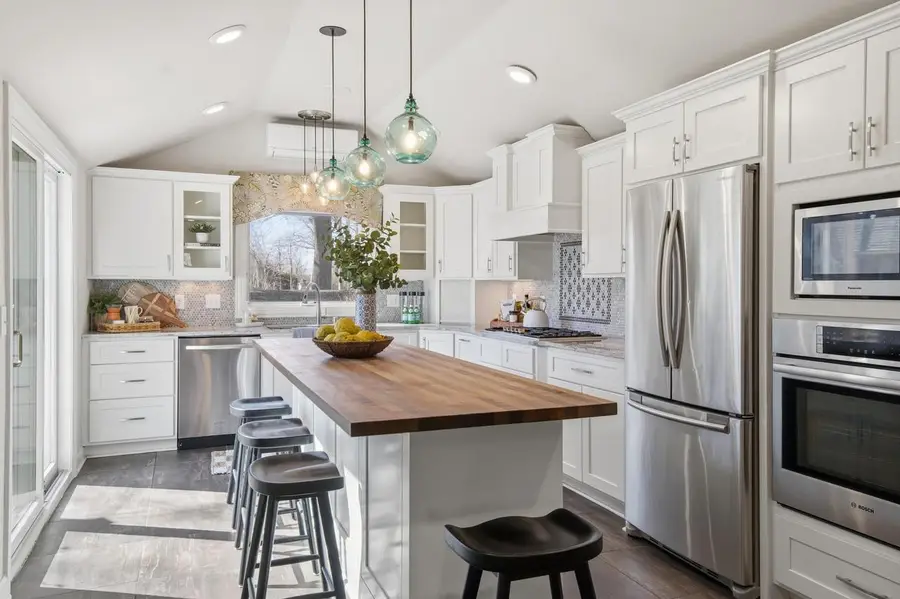 N60W38457 Blackhawk DRIVE, Oconomowoc, WI 53066 - #3