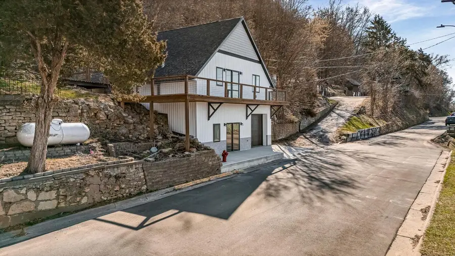 180 S Hill STREET, Fountain City, WI 54629 - #2