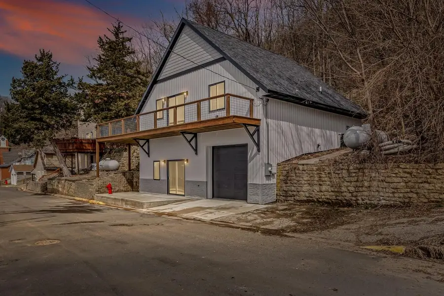 180 S Hill STREET, Fountain City, WI 54629 - #3