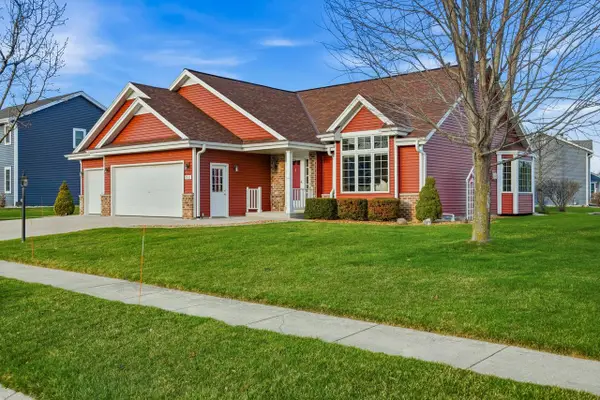 1001 Spring Waters DRIVE, Oconomowoc, WI 53066