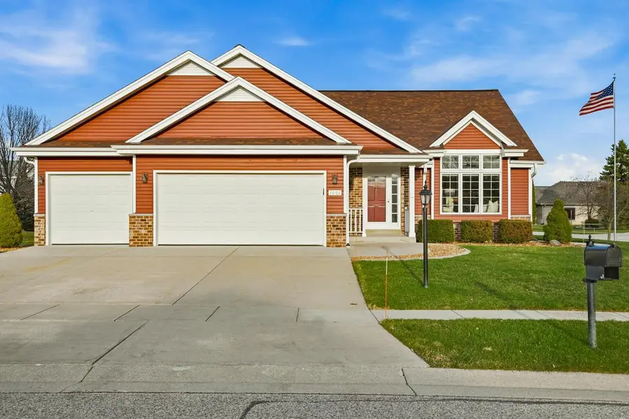 1001 Spring Waters DRIVE, Oconomowoc, WI 53066 - #2