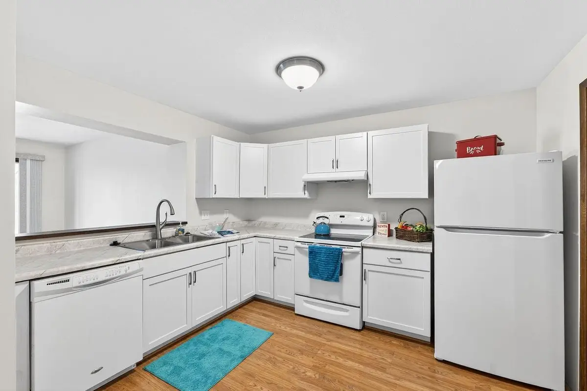 1659 S Carriage LANE #8, New Berlin, WI 53151 - #1