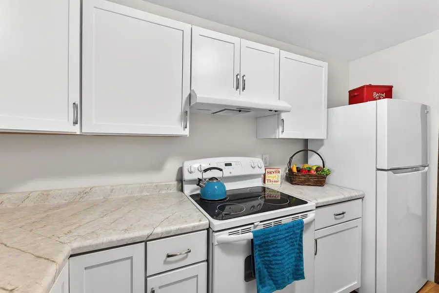 1659 S Carriage LANE #8, New Berlin, WI 53151 - #2