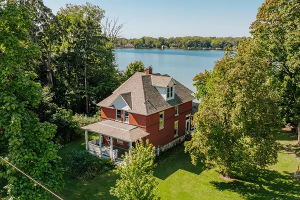 329 Golden Lake ROAD, Summit, WI 53066