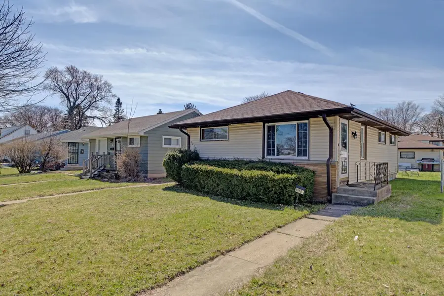 5935 N 71st STREET, Milwaukee, WI 53218 - #3