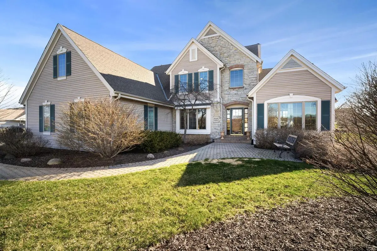 W316S8904 Laurens PARKWAY, Mukwonago, WI 53149 - #1